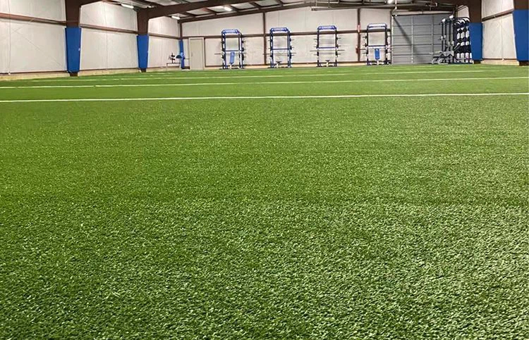 Beneficios de la instalación de césped artificial para suelos deportivos